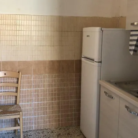 T House קליארי